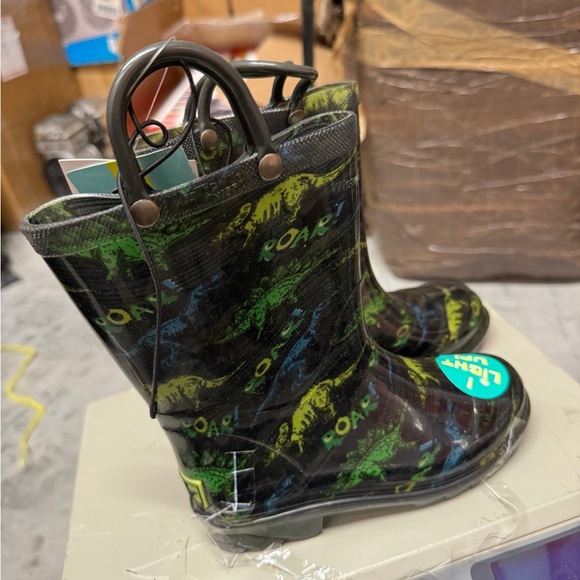 Lights up boots for kids - Picture 3 of 4